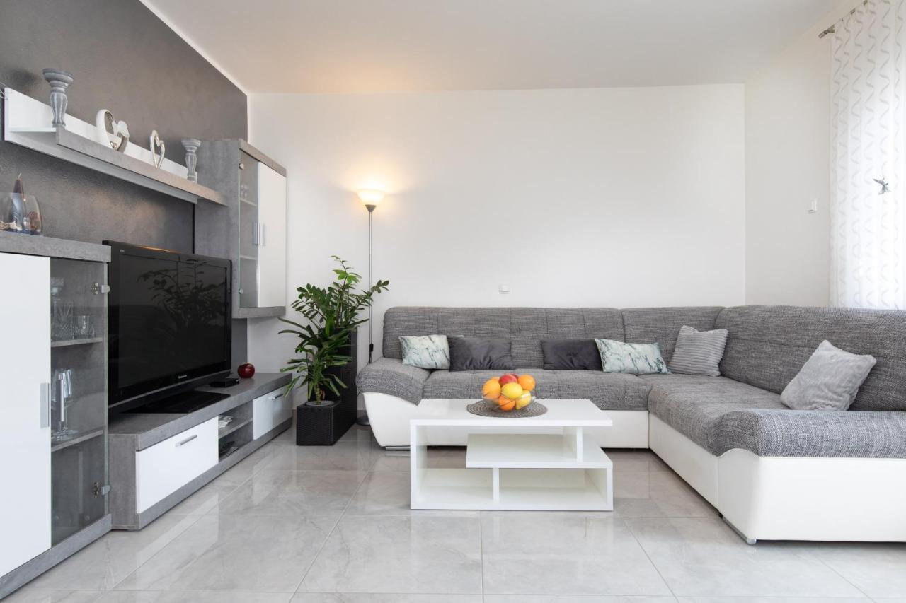 Villa Nina Baska Esterno foto